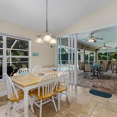 Luxury Home, Hot Tub, Heated Pool, Tiki Bar - Villa Spain Cape Coral Bagian luar foto