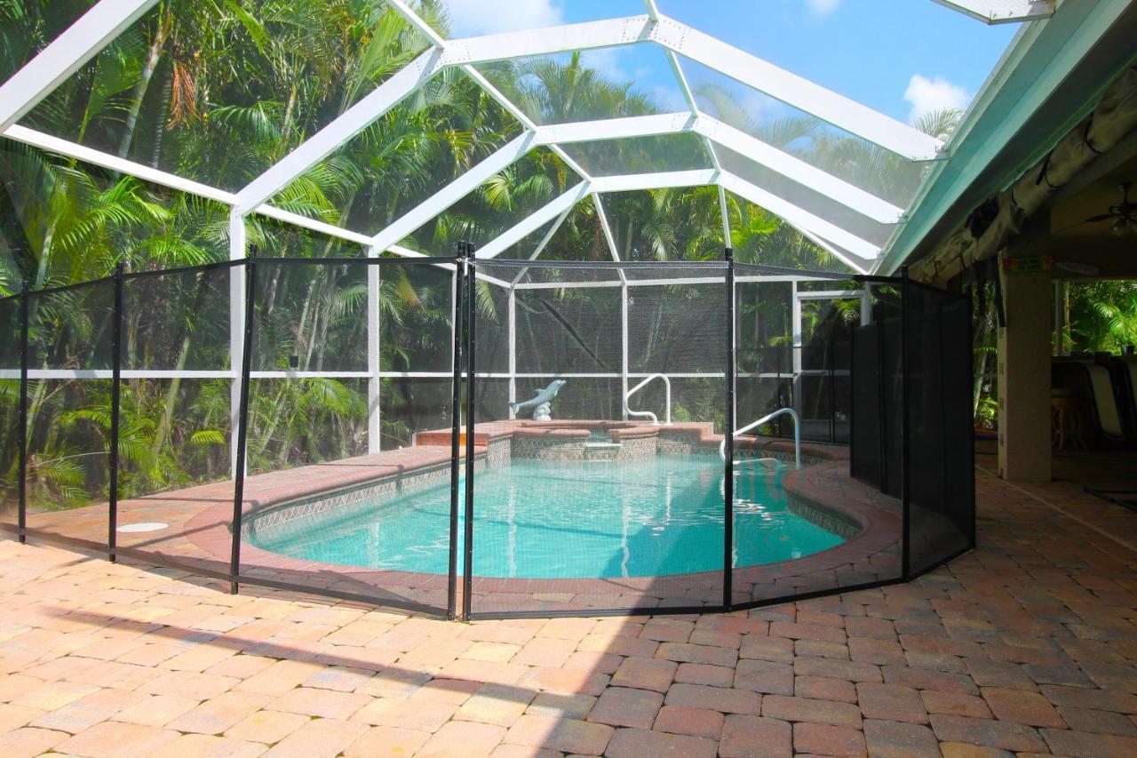 Luxury Home, Hot Tub, Heated Pool, Tiki Bar - Villa Spain Cape Coral Bagian luar foto
