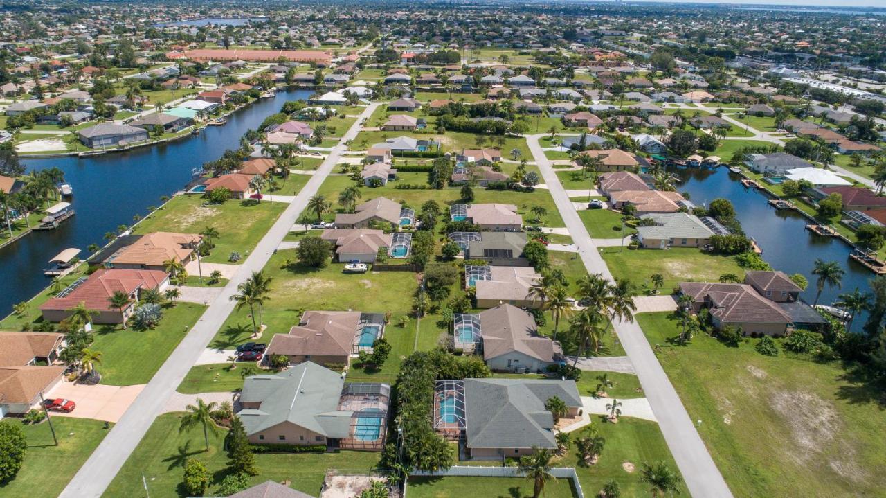 Luxury Home, Hot Tub, Heated Pool, Tiki Bar - Villa Spain Cape Coral Bagian luar foto