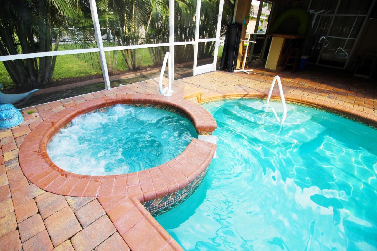 Luxury Home, Hot Tub, Heated Pool, Tiki Bar - Villa Spain Cape Coral Bagian luar foto